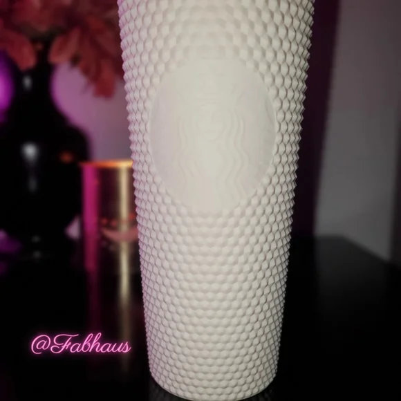 ☁️ Starbucks ☁️ Studded Matte White Venti Cold Tumbler - China Release 2022 - Picture 4 of 9